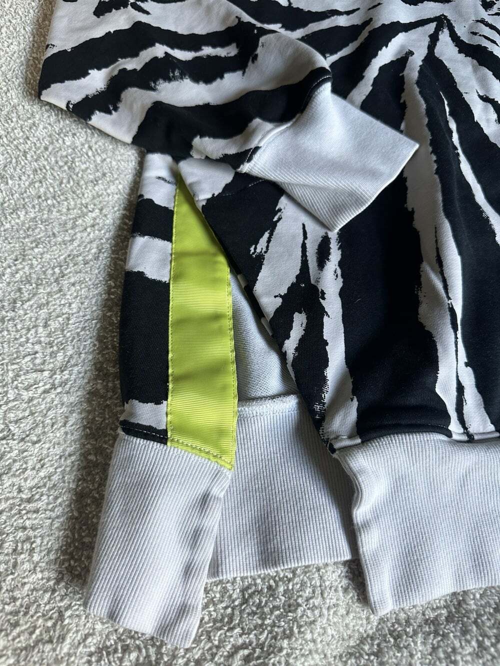 Fabletics Jasmine Tie Dye Hoodie Black White Oversized Women’s XS - Picture 3 of 6